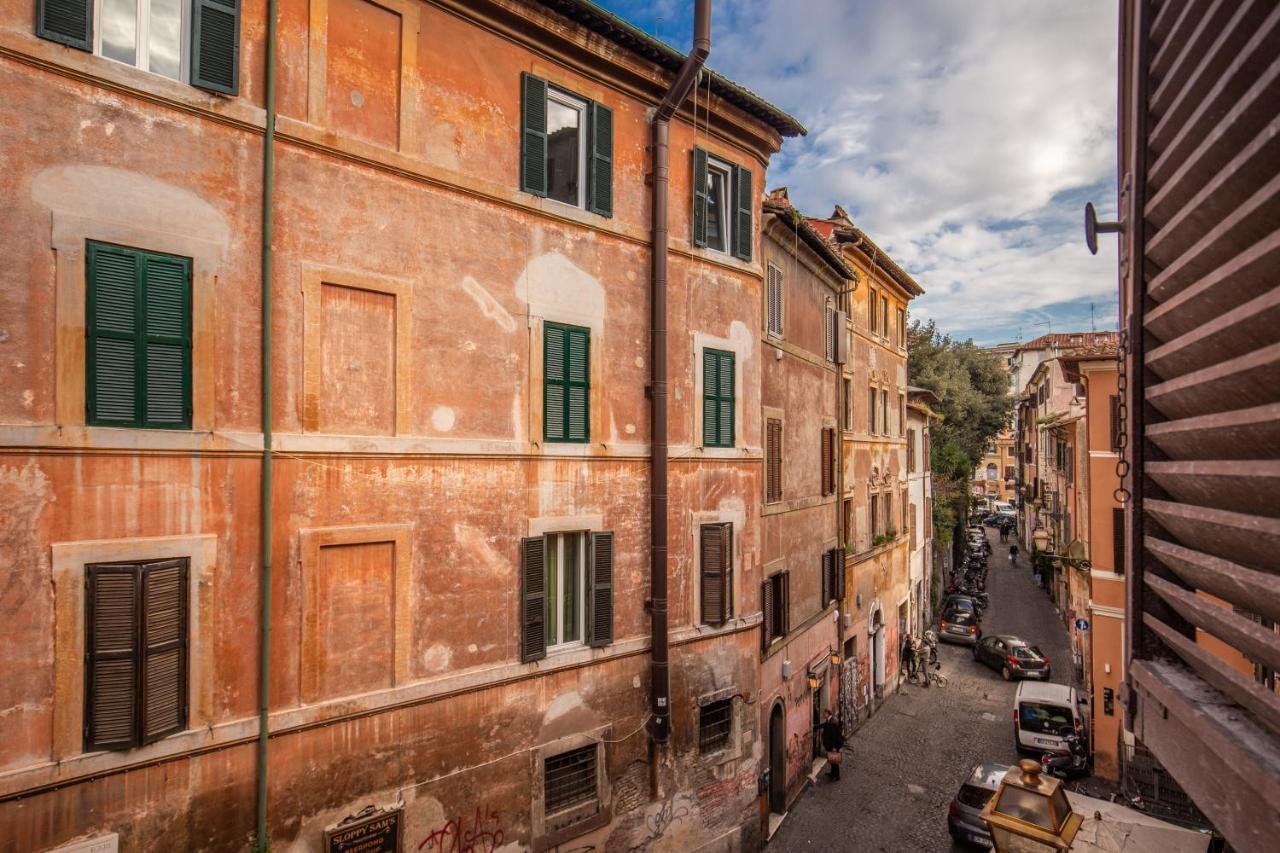 Casa Monticelli, Rome